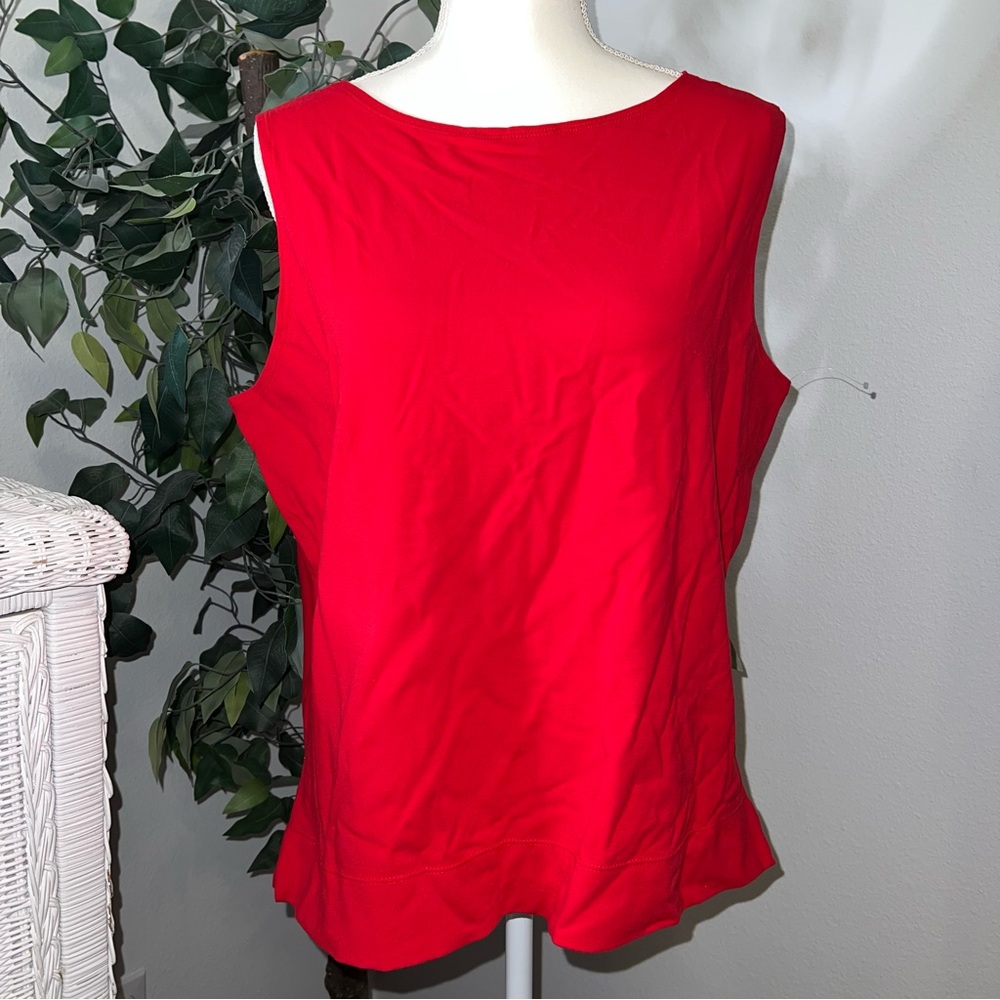 🔴 Kim Rodger’s Sleeveless Top XL
